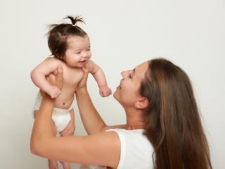 babies-time-their-smiles-to-make-their-moms-smile-in-return.jpg